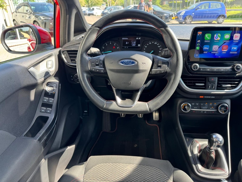 Ford Fiesta Ford Fiesta 1.0 Ecoboost ST-Line Panoramadak Carplay Winterpakket Led Navigatie
