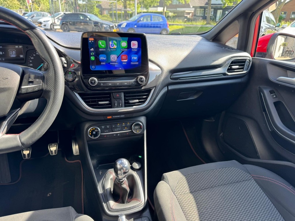 Ford Fiesta Ford Fiesta 1.0 Ecoboost ST-Line Panoramadak Carplay Winterpakket Led Navigatie