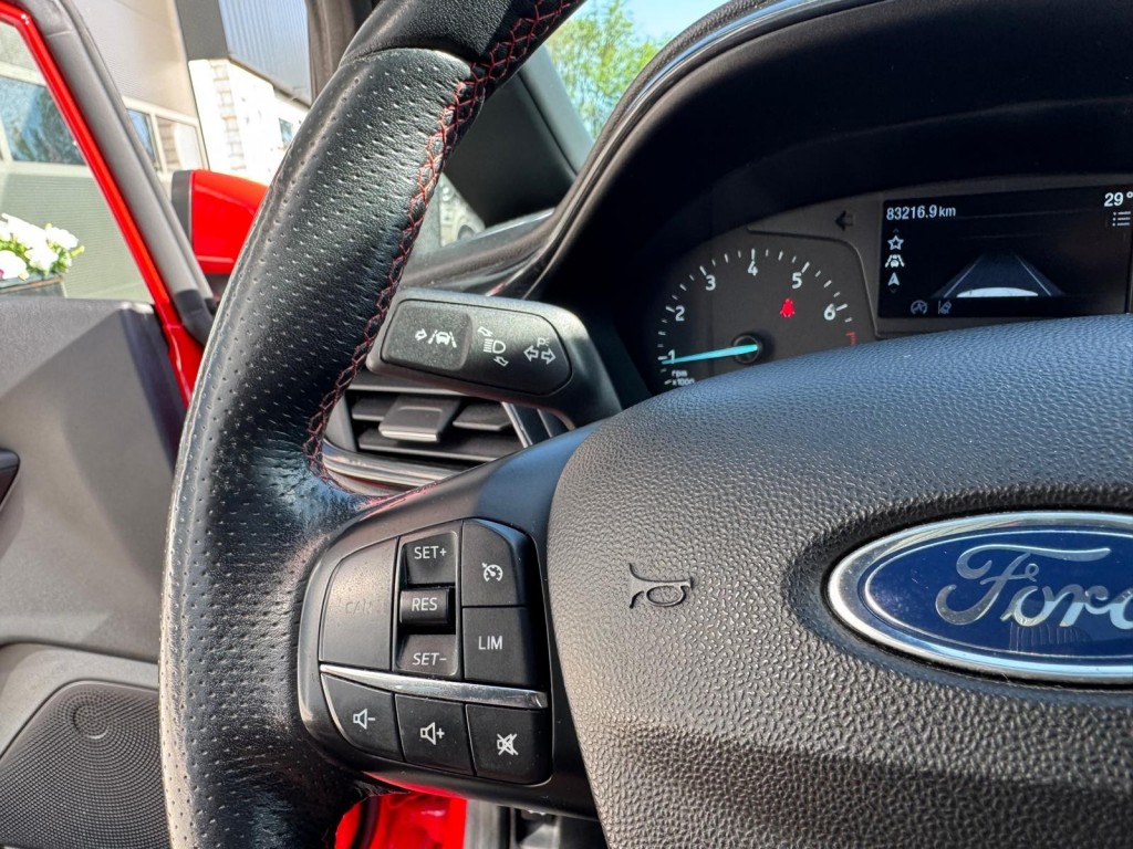Ford Fiesta Ford Fiesta 1.0 Ecoboost ST-Line Panoramadak Carplay Winterpakket Led Navigatie