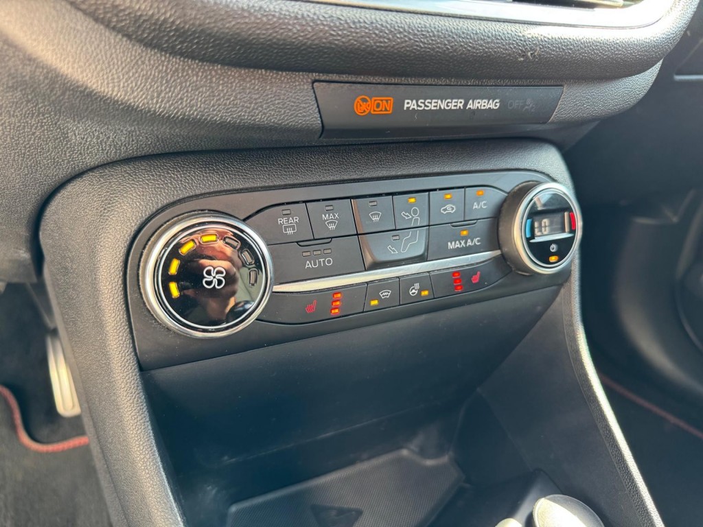 Ford Fiesta Ford Fiesta 1.0 Ecoboost ST-Line Panoramadak Carplay Winterpakket Led Navigatie