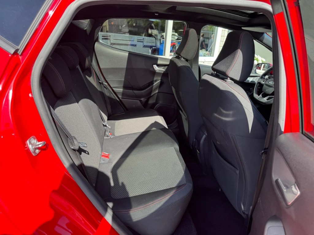 Ford Fiesta Ford Fiesta 1.0 Ecoboost ST-Line Panoramadak Carplay Winterpakket Led Navigatie