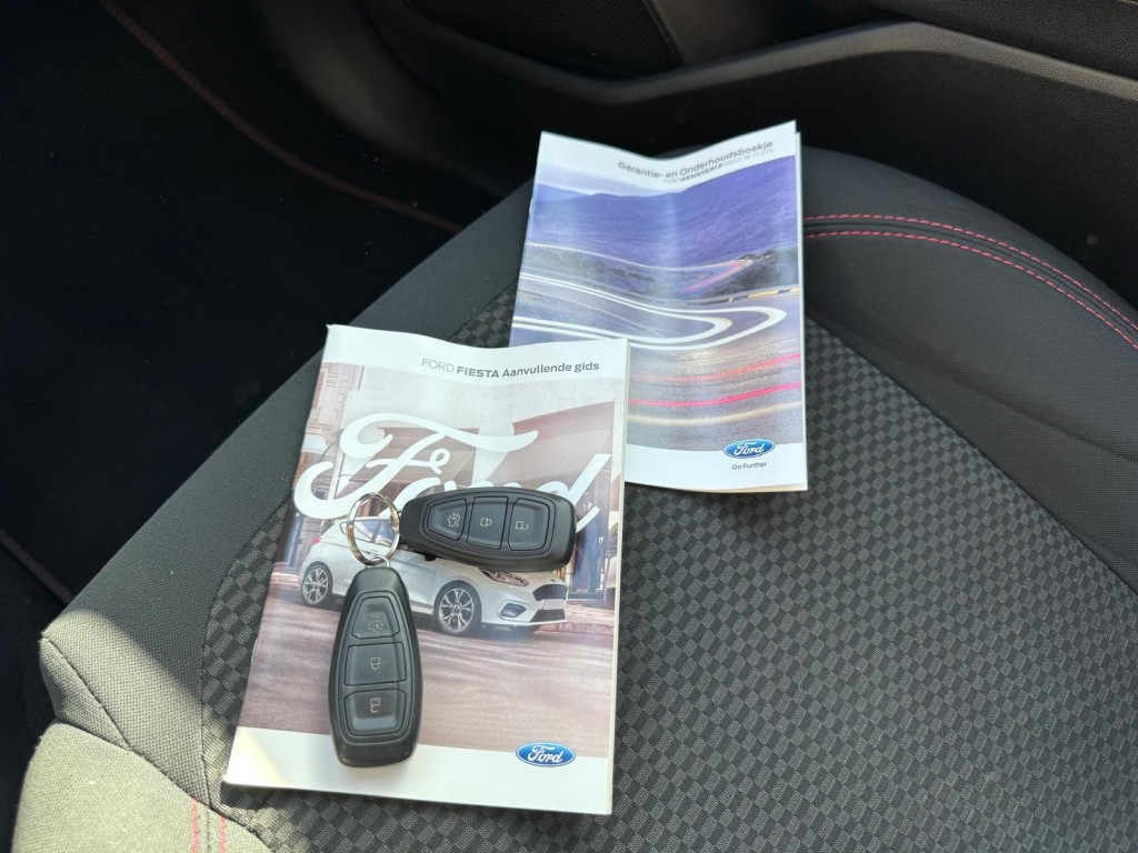 Ford Fiesta Ford Fiesta 1.0 Ecoboost ST-Line Panoramadak Carplay Winterpakket Led Navigatie