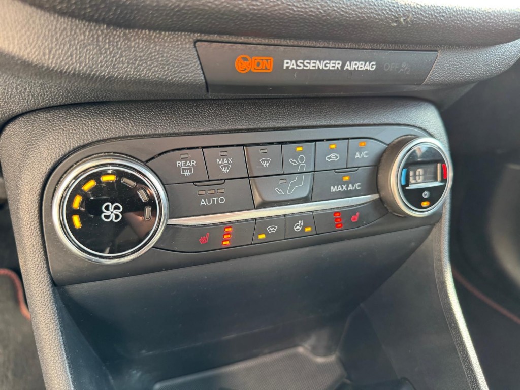 Ford Fiesta Ford Fiesta 1.0 Ecoboost ST-Line Panoramadak Carplay Winterpakket Led Navigatie