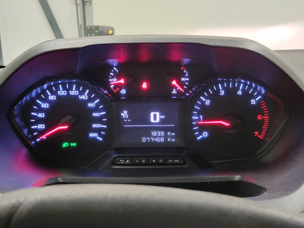 Peugeot Partner Peugeot Partner 1.2PureTech 111pk Benzine!