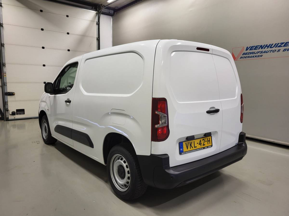 Peugeot Partner Peugeot Partner 1.2PureTech 111pk Benzine!