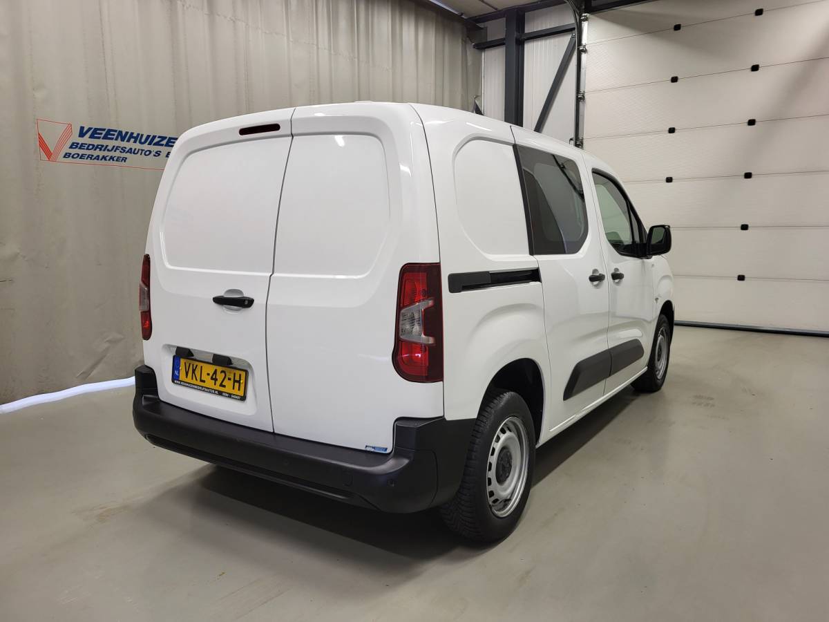 Peugeot Partner Peugeot Partner 1.2PureTech 111pk Benzine!