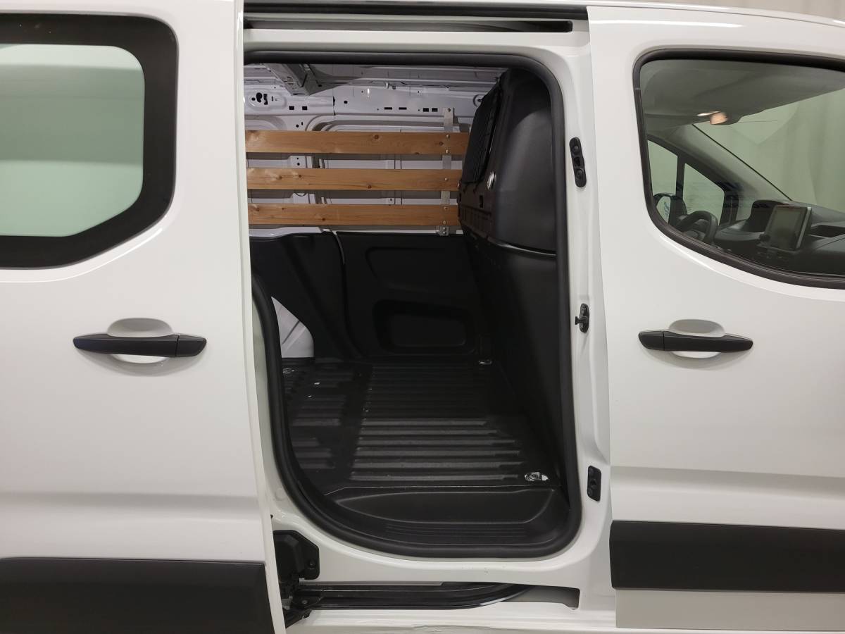 Peugeot Partner Peugeot Partner 1.2PureTech 111pk Benzine!