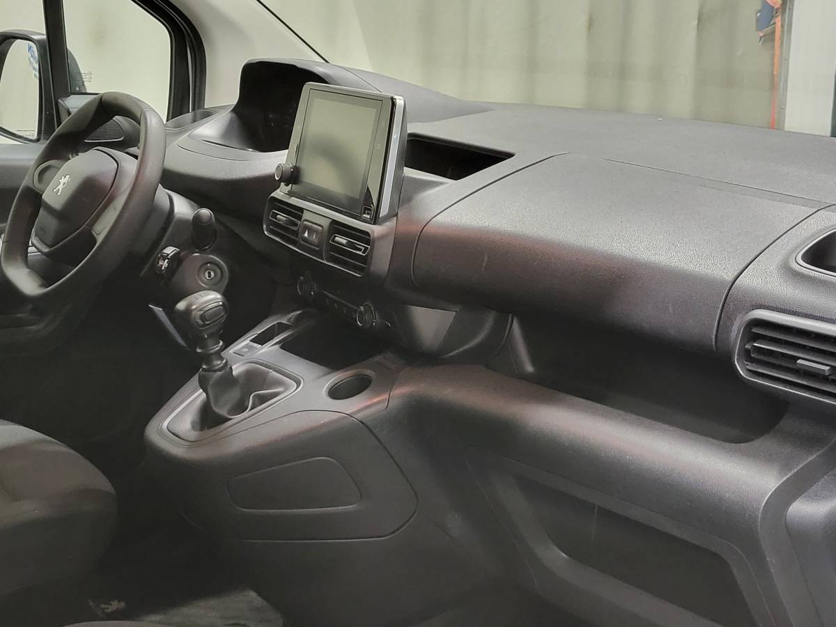 Peugeot Partner Peugeot Partner 1.2PureTech 111pk Benzine!