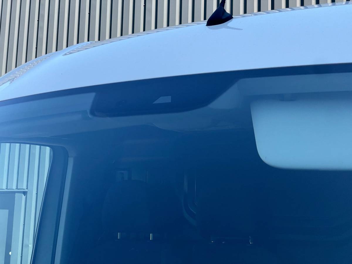 Volkswagen Crafter Volkswagen Crafter 35 2.0 TDI L4H3 NAVI AIRCO 140 PK AUTOMAAT CARPLAY