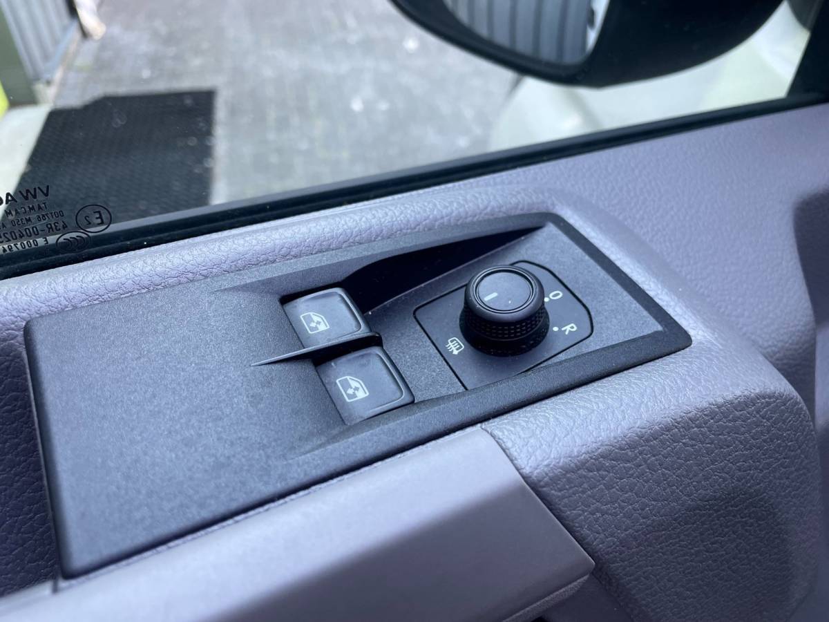 Volkswagen Crafter Volkswagen Crafter 35 2.0 TDI L4H3 NAVI AIRCO 140 PK AUTOMAAT CARPLAY