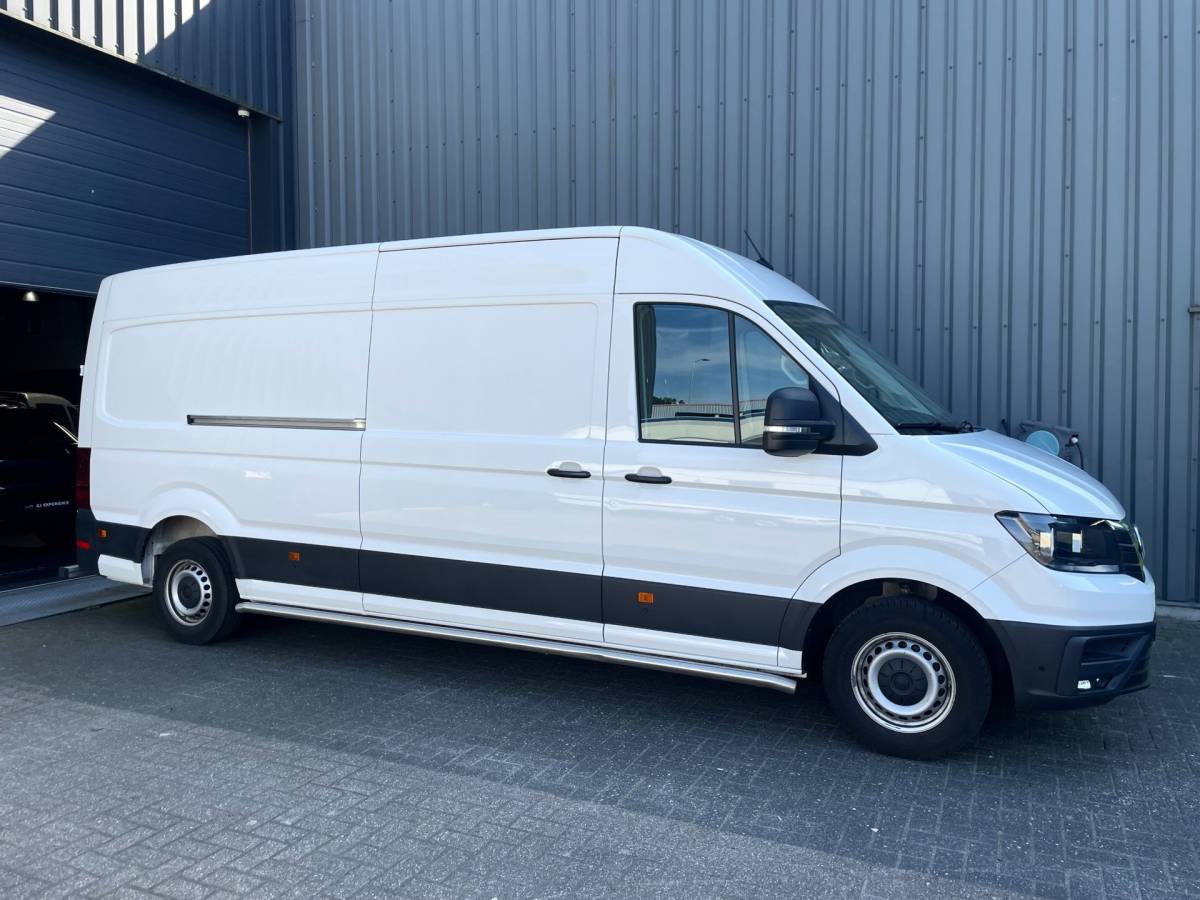 Volkswagen Crafter Volkswagen Crafter 35 2.0 TDI L4H3 NAVI AIRCO 140 PK AUTOMAAT CARPLAY