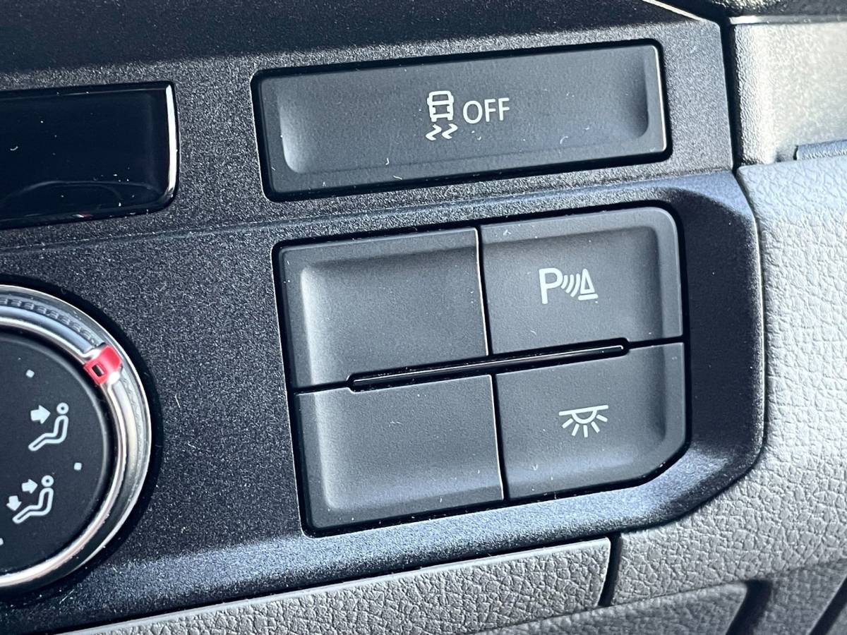 Volkswagen Crafter Volkswagen Crafter 35 2.0 TDI L4H3 NAVI AIRCO 140 PK AUTOMAAT CARPLAY