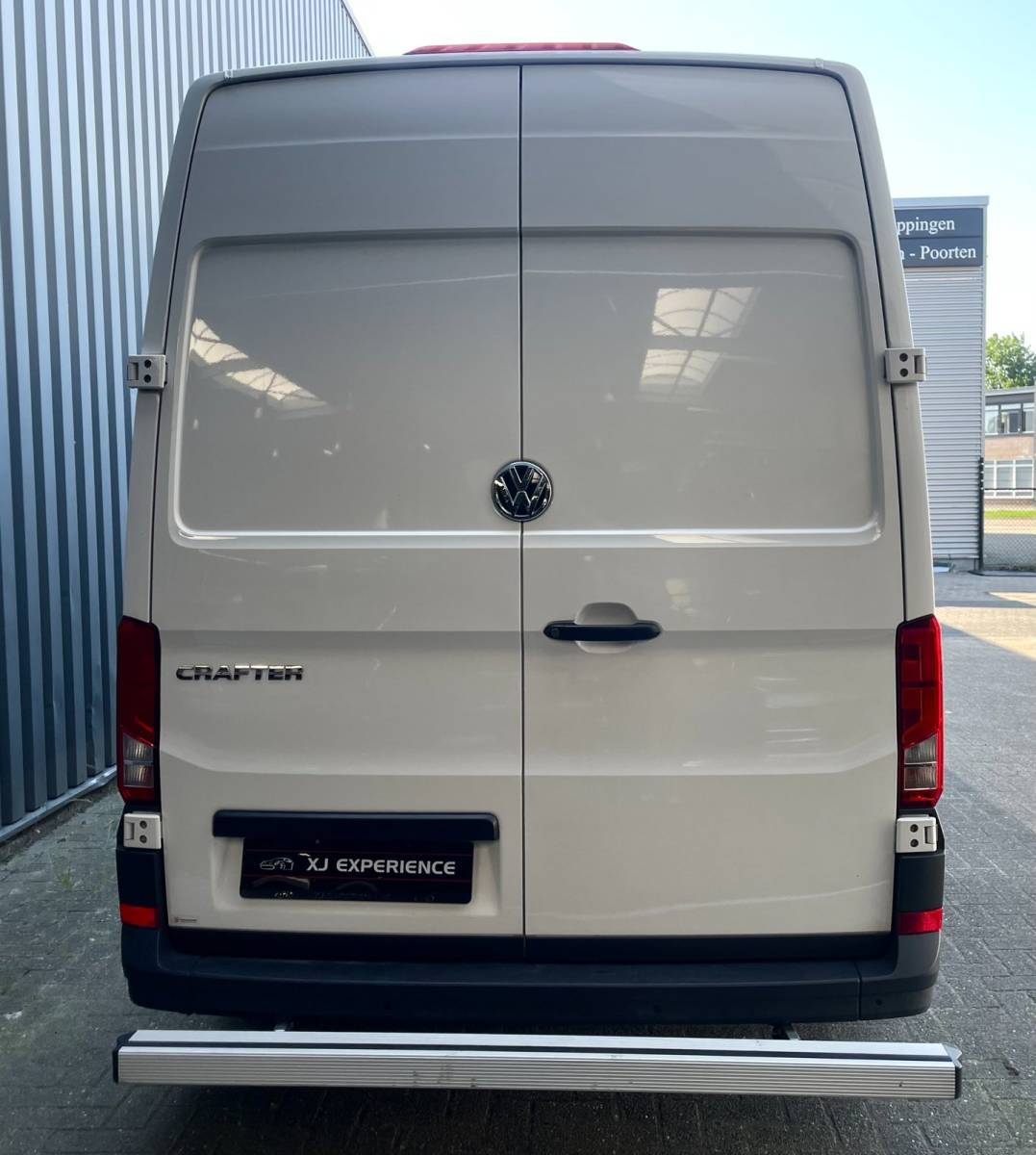 Volkswagen Crafter Volkswagen Crafter 35 2.0 TDI L4H3 NAVI AIRCO 140 PK AUTOMAAT CARPLAY