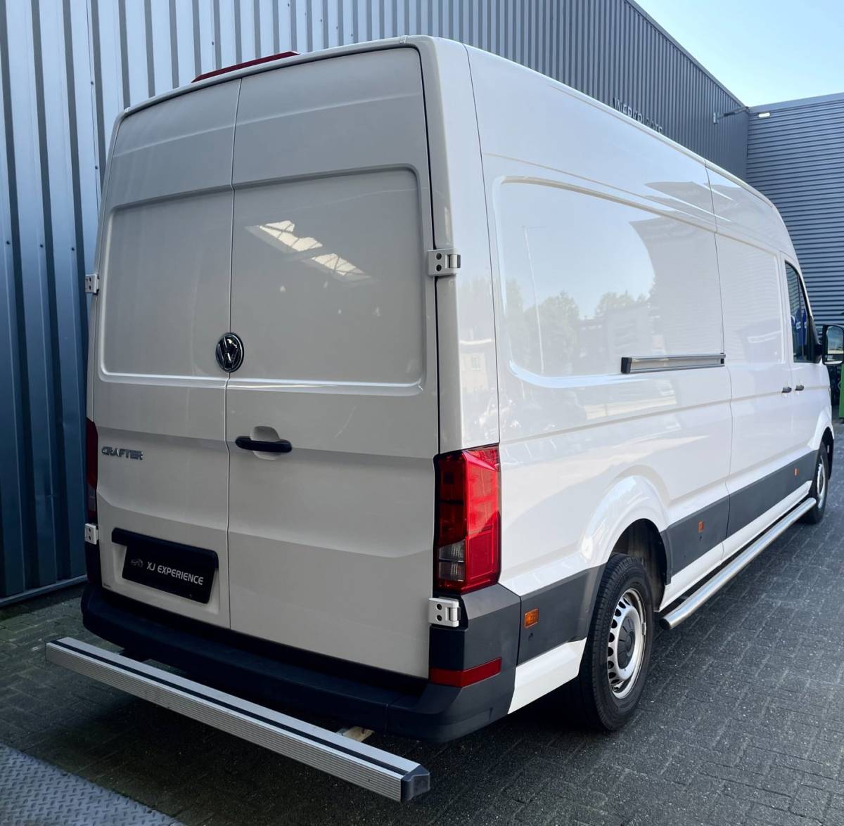 Volkswagen Crafter Volkswagen Crafter 35 2.0 TDI L4H3 NAVI AIRCO 140 PK AUTOMAAT CARPLAY