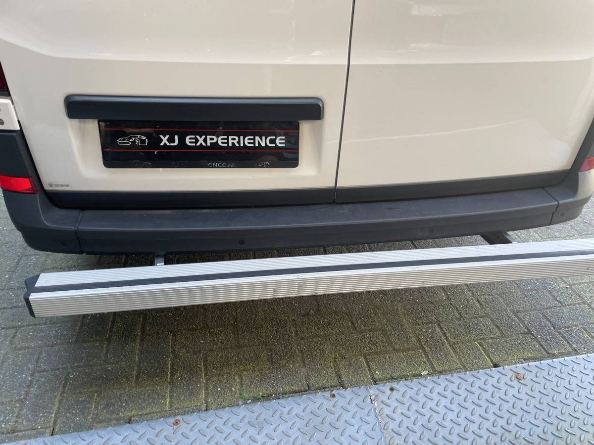 Volkswagen Crafter Volkswagen Crafter 35 2.0 TDI L4H3 NAVI AIRCO 140 PK AUTOMAAT CARPLAY