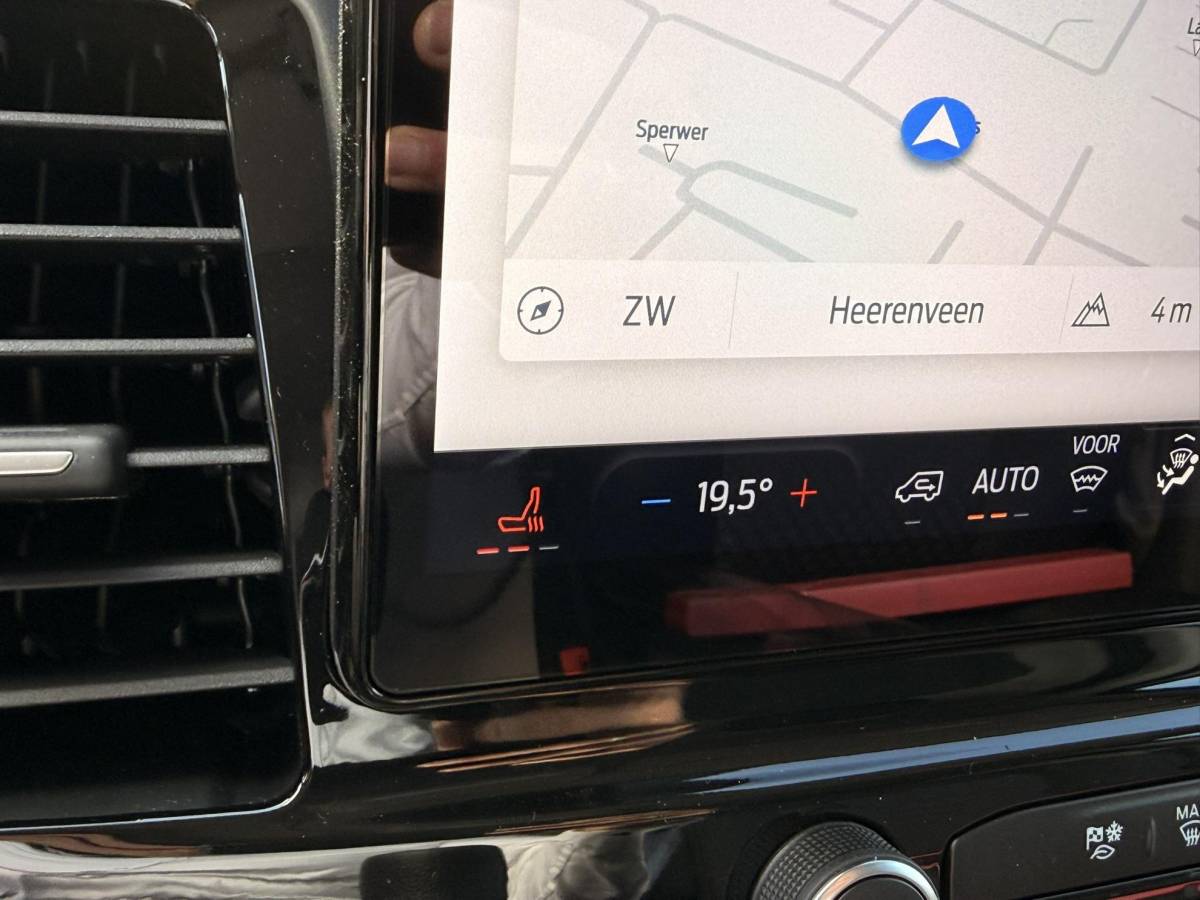 Ford Transit Ford Transit 350 2.0 TDCI L4H3 Trend RWD | 130pk | Navigatiesysteem SYNC4 | Stoelverwarming  | Elektrisch inklapbare buitenspiegels | Elektrisch verstelbare bestuurdersstoel | Passagiersairbag | Allweather banden | Laadruimte beschermingspakket | 150 watt/230V aansluitpunt tussen voorstoelen | Handmatige regeneratie roetfilter | Reservewiel | Centrale dubbele vergrendeling | LED Downlighter
