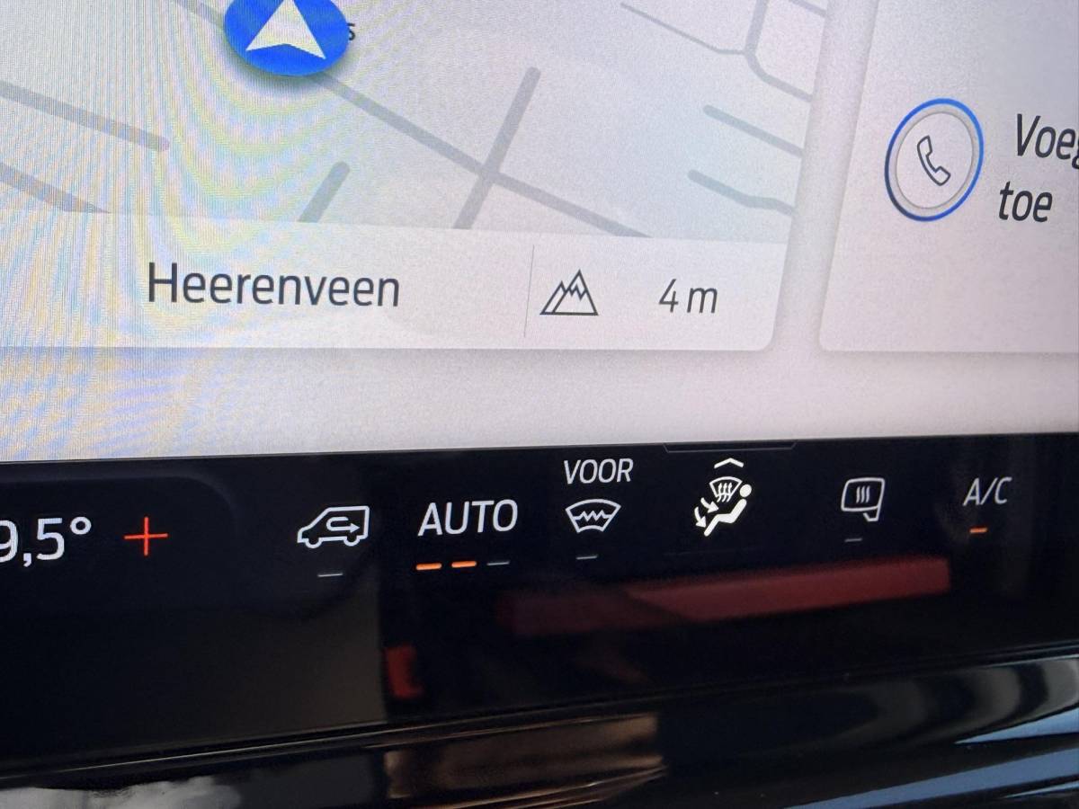 Ford Transit Ford Transit 350 2.0 TDCI L4H3 Trend RWD | 130pk | Navigatiesysteem SYNC4 | Stoelverwarming  | Elektrisch inklapbare buitenspiegels | Elektrisch verstelbare bestuurdersstoel | Passagiersairbag | Allweather banden | Laadruimte beschermingspakket | 150 watt/230V aansluitpunt tussen voorstoelen | Handmatige regeneratie roetfilter | Reservewiel | Centrale dubbele vergrendeling | LED Downlighter