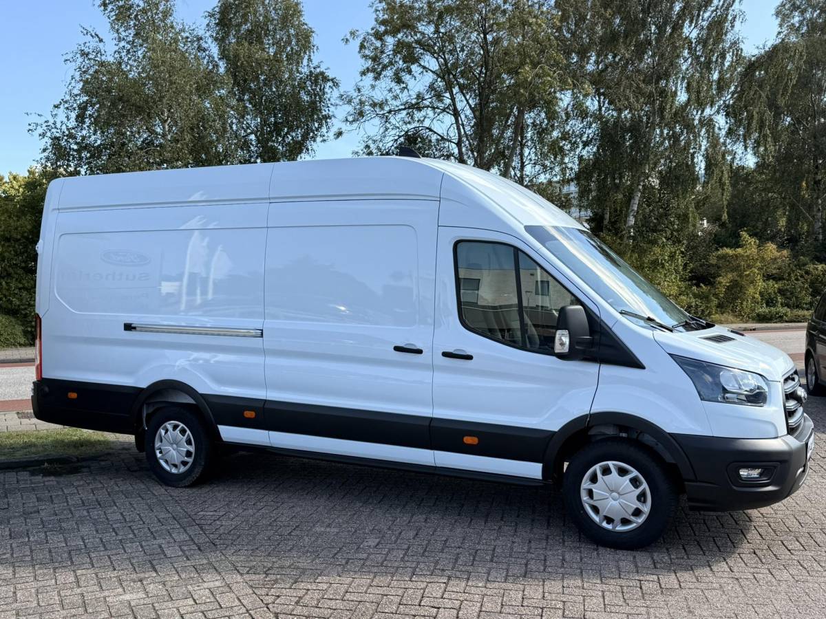 Ford Transit Ford Transit 350 2.0 TDCI L4H3 Trend RWD | 130pk | Navigatiesysteem SYNC4 | Stoelverwarming  | Elektrisch inklapbare buitenspiegels | Elektrisch verstelbare bestuurdersstoel | Passagiersairbag | Allweather banden | Laadruimte beschermingspakket | 150 watt/230V aansluitpunt tussen voorstoelen | Handmatige regeneratie roetfilter | Reservewiel | Centrale dubbele vergrendeling | LED Downlighter