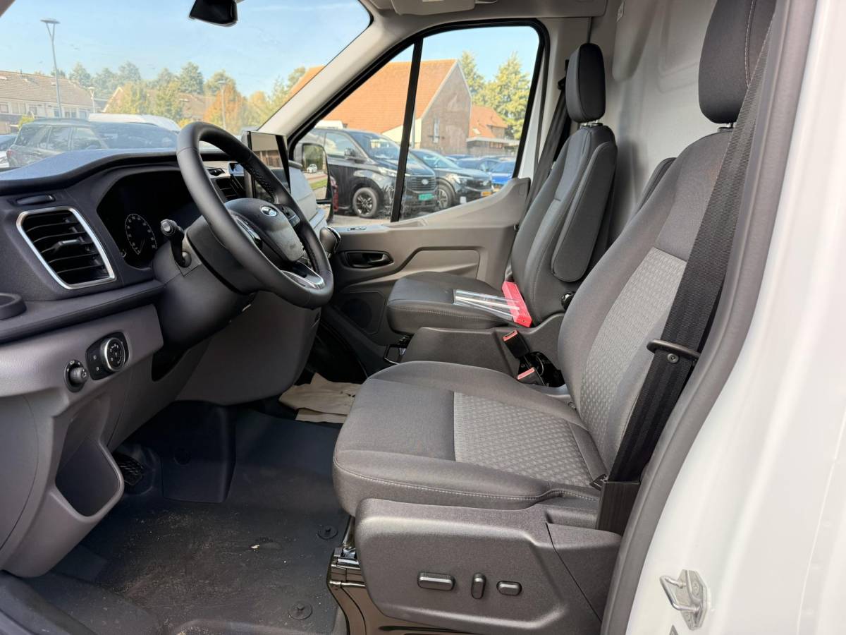 Ford Transit Ford Transit 350 2.0 TDCI L4H3 Trend RWD | 130pk | Navigatiesysteem SYNC4 | Stoelverwarming  | Elektrisch inklapbare buitenspiegels | Elektrisch verstelbare bestuurdersstoel | Passagiersairbag | Allweather banden | Laadruimte beschermingspakket | 150 watt/230V aansluitpunt tussen voorstoelen | Handmatige regeneratie roetfilter | Reservewiel | Centrale dubbele vergrendeling | LED Downlighter