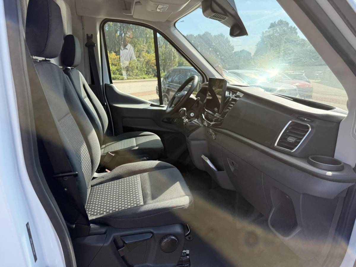 Ford Transit Ford Transit 350 2.0 TDCI L4H3 Trend RWD | 130pk | Navigatiesysteem SYNC4 | Stoelverwarming  | Elektrisch inklapbare buitenspiegels | Elektrisch verstelbare bestuurdersstoel | Passagiersairbag | Allweather banden | Laadruimte beschermingspakket | 150 watt/230V aansluitpunt tussen voorstoelen | Handmatige regeneratie roetfilter | Reservewiel | Centrale dubbele vergrendeling | LED Downlighter