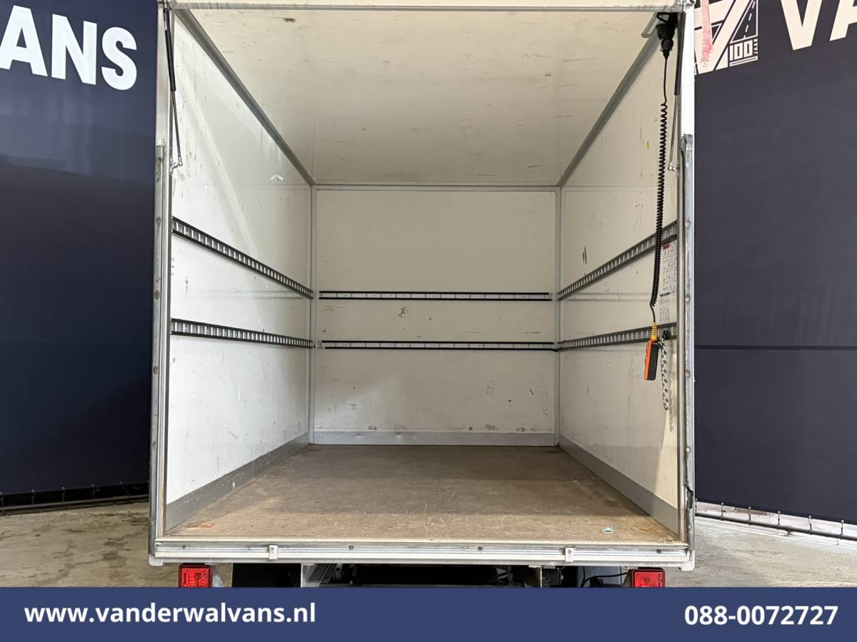 Ford Transit Ford Transit 2.0 TDCI 130pk Bakwagen Laadklep Euro6 Airco | 1040kg laadvermogen | Cruisecontrol | Verwarmde voorruit Bijrijdersbank