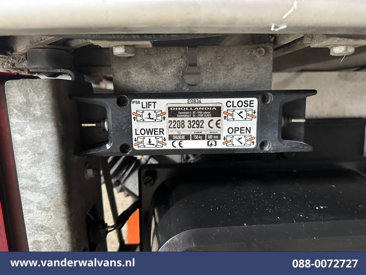 Ford Transit Ford Transit 2.0 TDCI 130pk Bakwagen Laadklep Euro6 Airco | 1040kg laadvermogen | Cruisecontrol | Verwarmde voorruit Bijrijdersbank