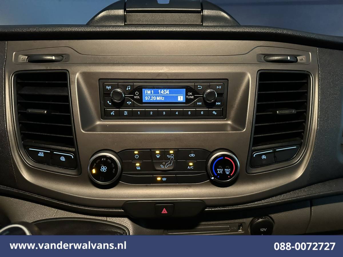 Ford Transit Ford Transit 2.0 TDCI 130pk Bakwagen Laadklep Euro6 Airco | 1040kg laadvermogen | Cruisecontrol | Verwarmde voorruit Bijrijdersbank