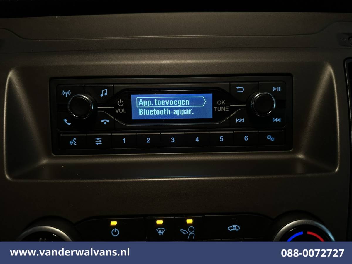 Ford Transit Ford Transit 2.0 TDCI 130pk Bakwagen Laadklep Euro6 Airco | 1040kg laadvermogen | Cruisecontrol | Verwarmde voorruit Bijrijdersbank