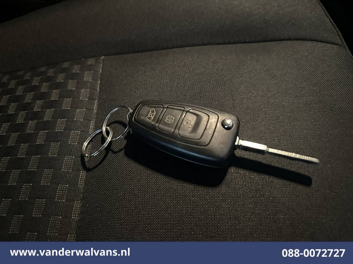 Ford Transit Ford Transit 2.0 TDCI 130pk Bakwagen Laadklep Euro6 Airco | 1040kg laadvermogen | Cruisecontrol | Verwarmde voorruit Bijrijdersbank