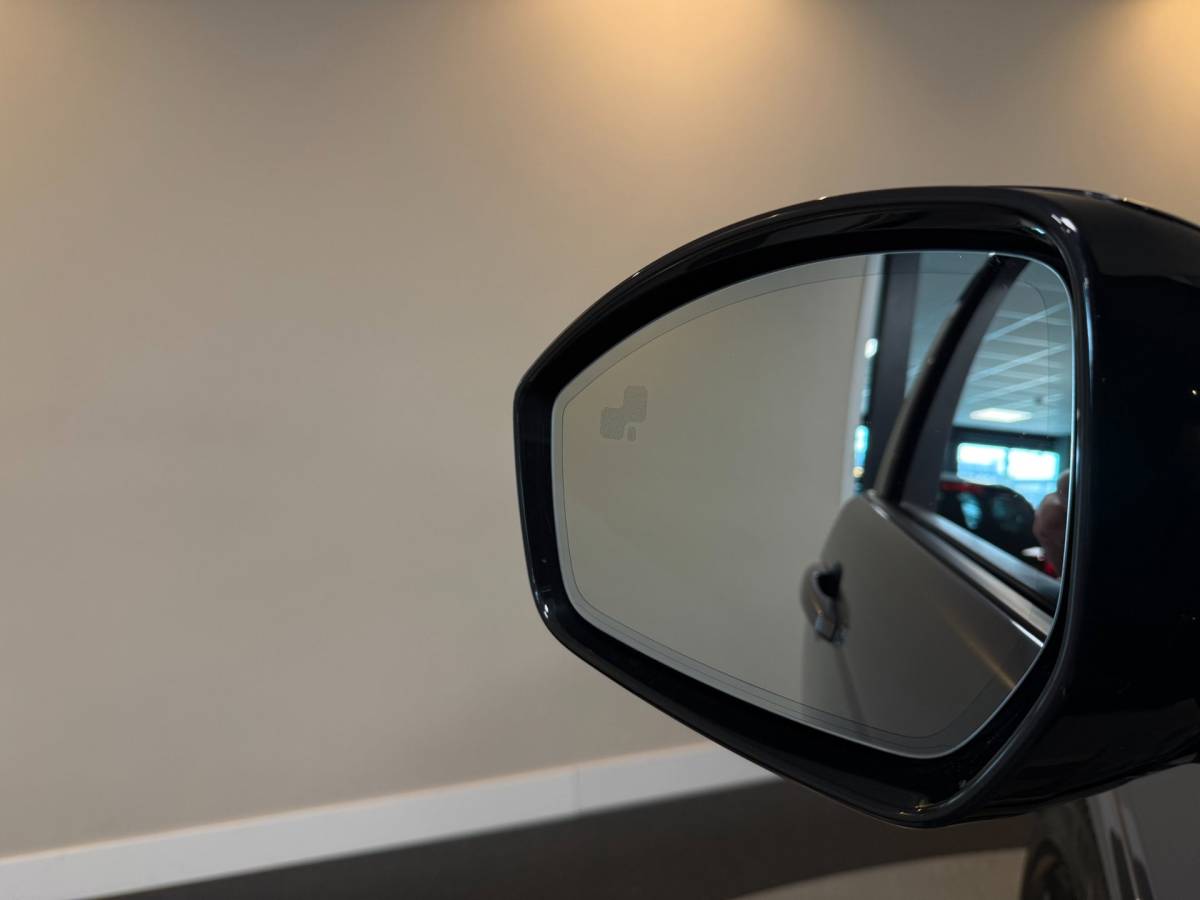 Land Rover Discovery Sport Land Rover DISCOVERY SPORT P300e 1.5 R-Dynamic HSE *309Pk* Trekhaak|Pano|Memory|Stoel/Stuurverw.|360-Camera|Elektr.Achterklep