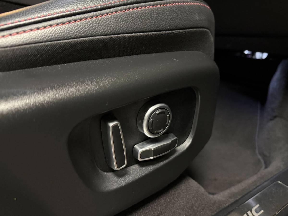 Land Rover Discovery Sport Land Rover DISCOVERY SPORT P300e 1.5 R-Dynamic HSE *309Pk* Trekhaak|Pano|Memory|Stoel/Stuurverw.|360-Camera|Elektr.Achterklep