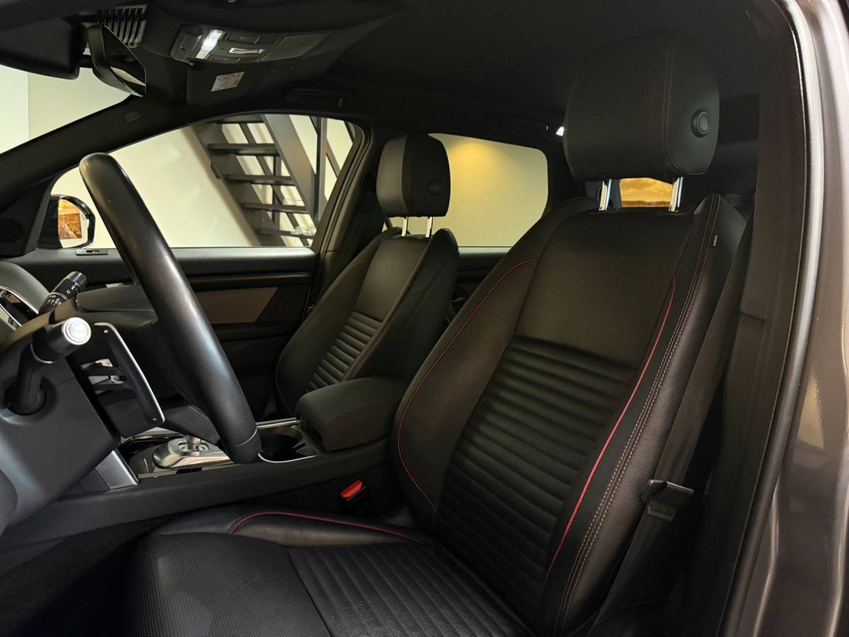 Land Rover Discovery Sport Land Rover DISCOVERY SPORT P300e 1.5 R-Dynamic HSE *309Pk* Trekhaak|Pano|Memory|Stoel/Stuurverw.|360-Camera|Elektr.Achterklep