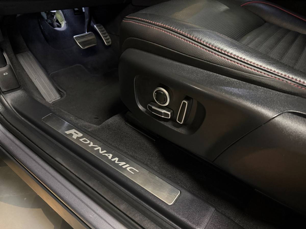 Land Rover Discovery Sport Land Rover DISCOVERY SPORT P300e 1.5 R-Dynamic HSE *309Pk* Trekhaak|Pano|Memory|Stoel/Stuurverw.|360-Camera|Elektr.Achterklep