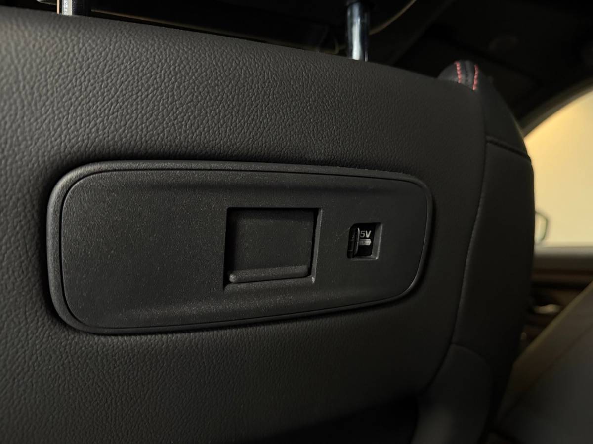 Land Rover Discovery Sport Land Rover DISCOVERY SPORT P300e 1.5 R-Dynamic HSE *309Pk* Trekhaak|Pano|Memory|Stoel/Stuurverw.|360-Camera|Elektr.Achterklep