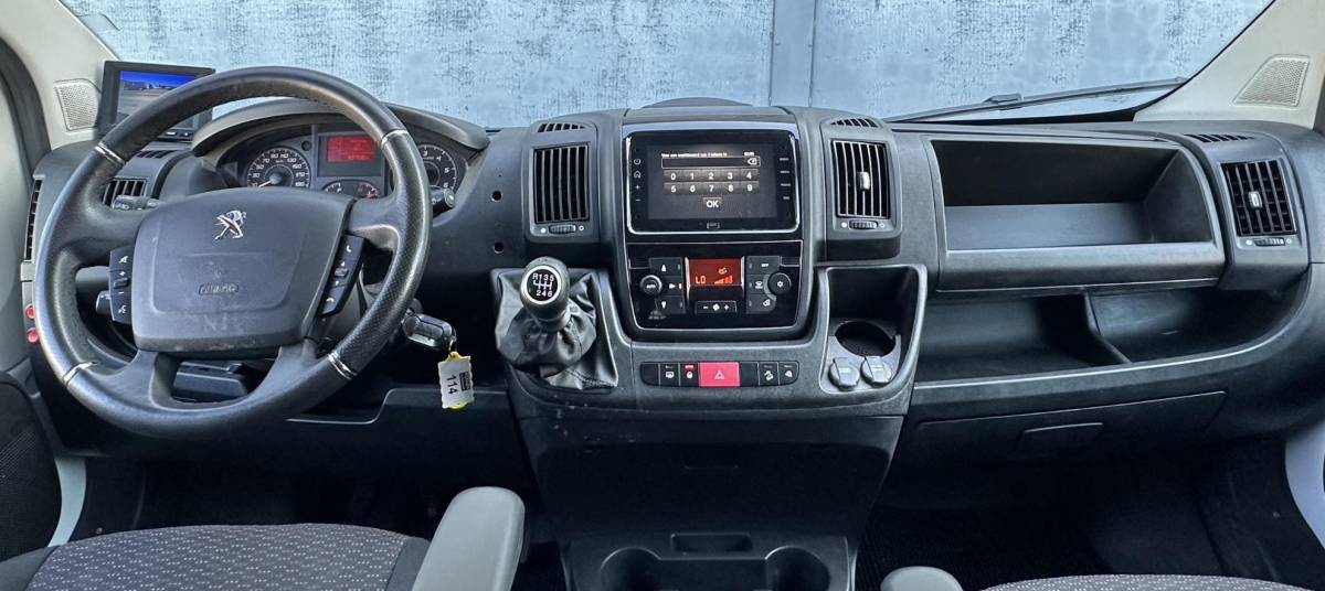 Peugeot Boxer Peugeot Boxer Open laadbak 2.2 165PK L4 DC Dubbele cabine Peugeot Boxer Open laadbak 2.2 BlueHDi 165 L4 Zwaar DC 3.5t