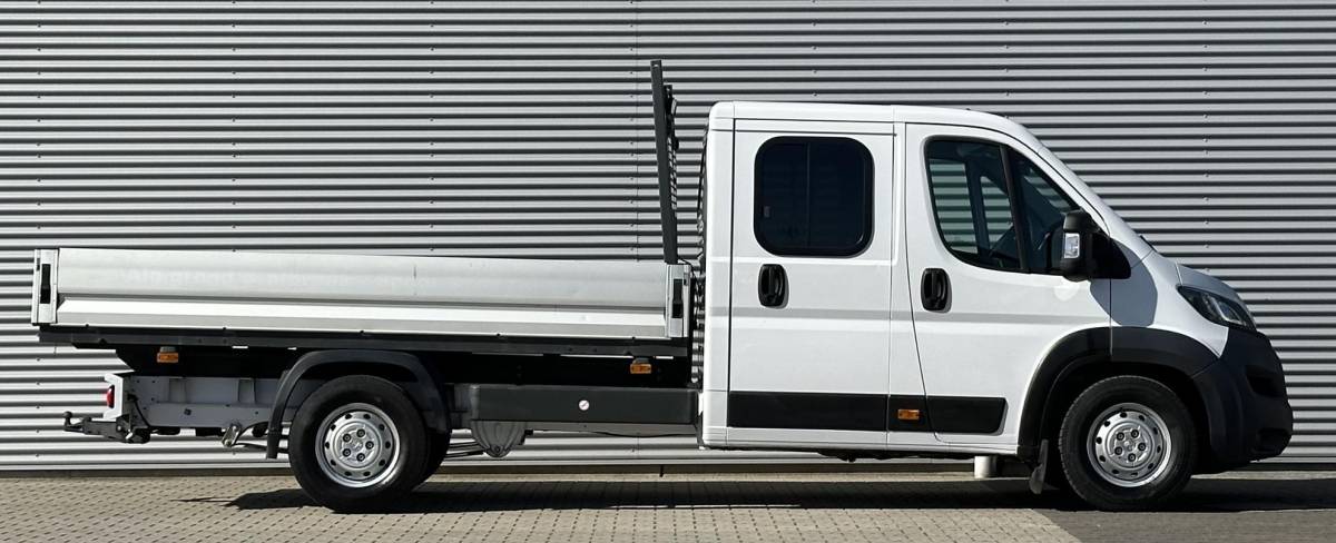 Peugeot Boxer Peugeot Boxer Open laadbak 2.2 165PK L4 DC Dubbele cabine Peugeot Boxer Open laadbak 2.2 BlueHDi 165 L4 Zwaar DC 3.5t