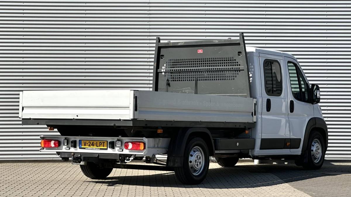 Peugeot Boxer Peugeot Boxer Open laadbak 2.2 165PK L4 DC Dubbele cabine Peugeot Boxer Open laadbak 2.2 BlueHDi 165 L4 Zwaar DC 3.5t