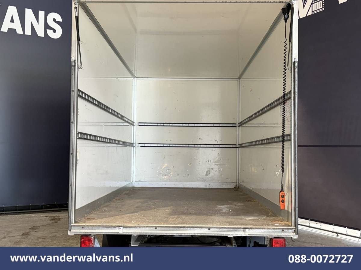 Ford Transit Ford Transit 2.0 TDCI 160pk Bakwagen Laadklep Euro6 Airco | 1040kg laadvermogen | Cruisecontrol | Verwarmde voorruit Bijrijdersbank