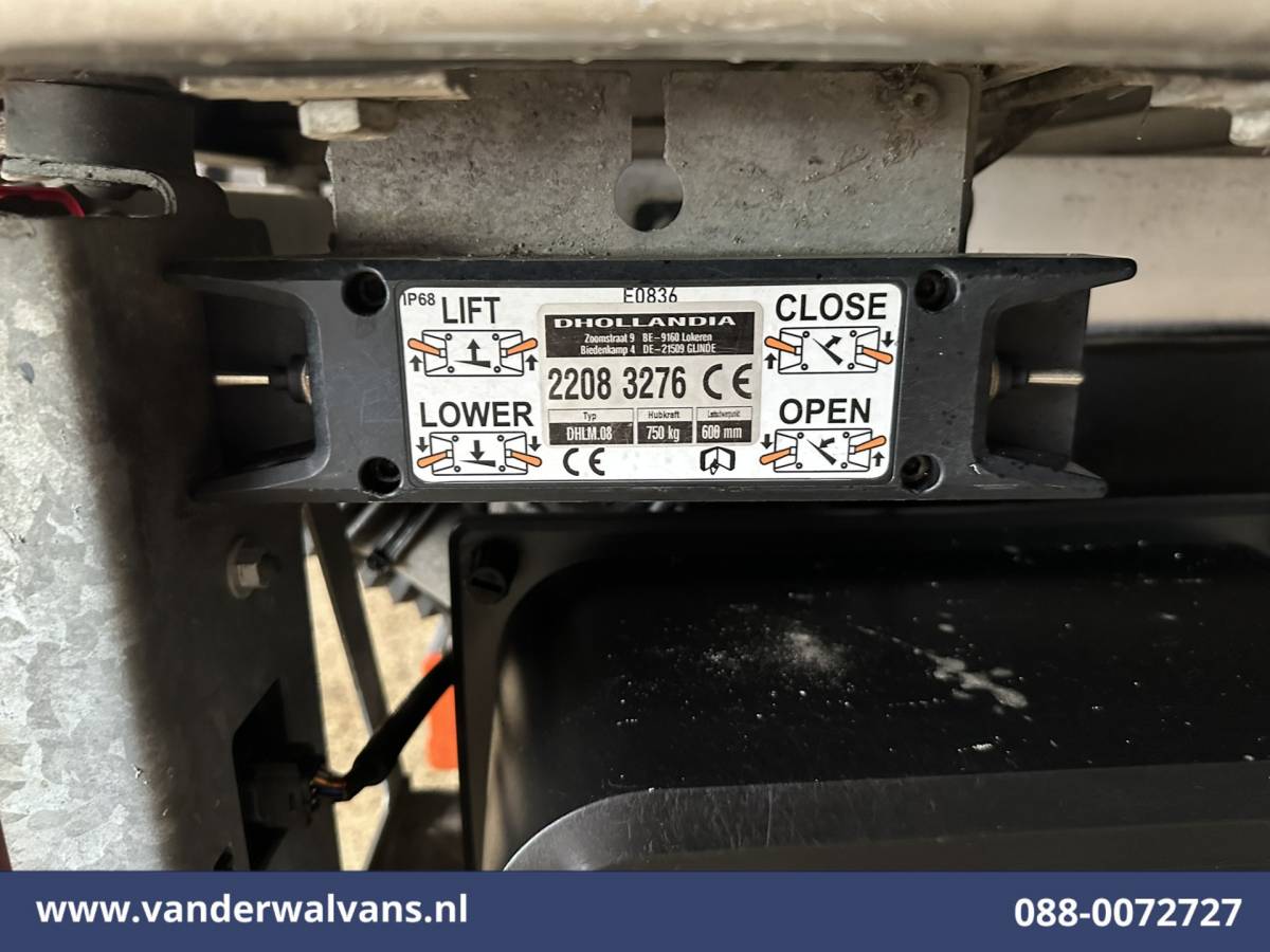 Ford Transit Ford Transit 2.0 TDCI 160pk Bakwagen Laadklep Euro6 Airco | 1040kg laadvermogen | Cruisecontrol | Verwarmde voorruit Bijrijdersbank