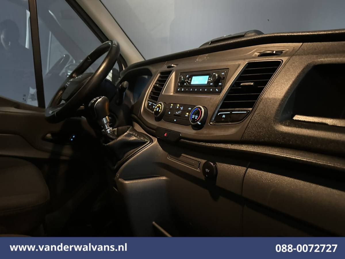 Ford Transit Ford Transit 2.0 TDCI 160pk Bakwagen Laadklep Euro6 Airco | 1040kg laadvermogen | Cruisecontrol | Verwarmde voorruit Bijrijdersbank