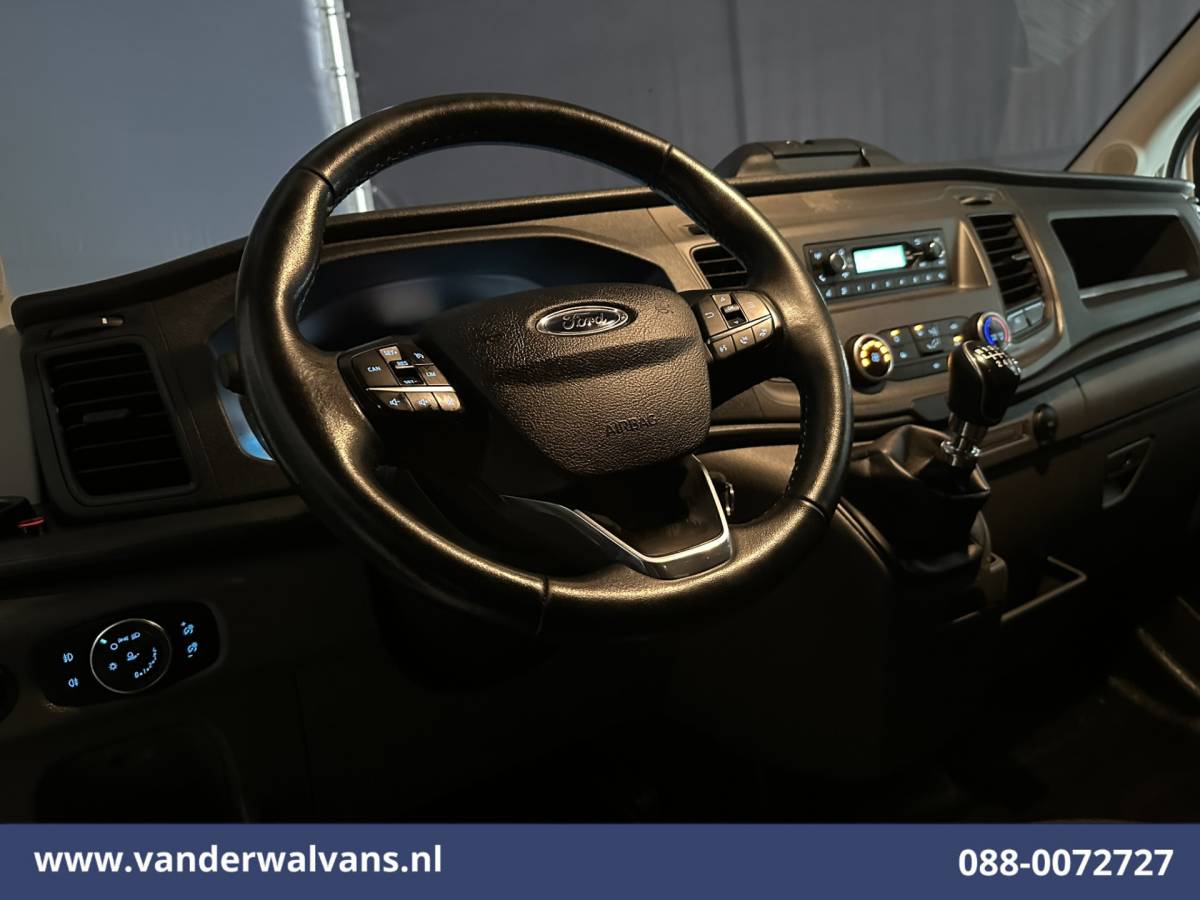 Ford Transit Ford Transit 2.0 TDCI 160pk Bakwagen Laadklep Euro6 Airco | 1040kg laadvermogen | Cruisecontrol | Verwarmde voorruit Bijrijdersbank