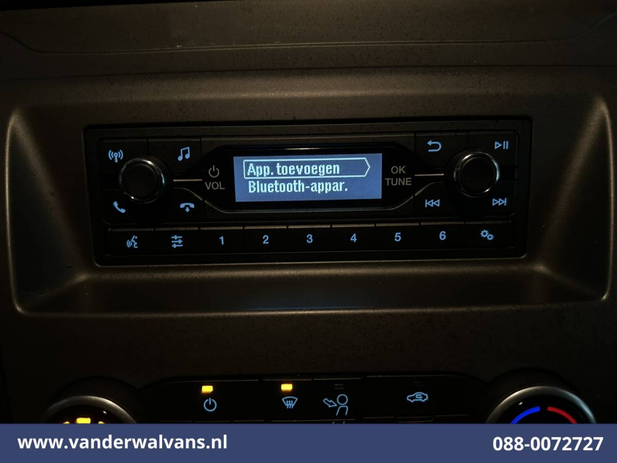 Ford Transit Ford Transit 2.0 TDCI 160pk Bakwagen Laadklep Euro6 Airco | 1040kg laadvermogen | Cruisecontrol | Verwarmde voorruit Bijrijdersbank