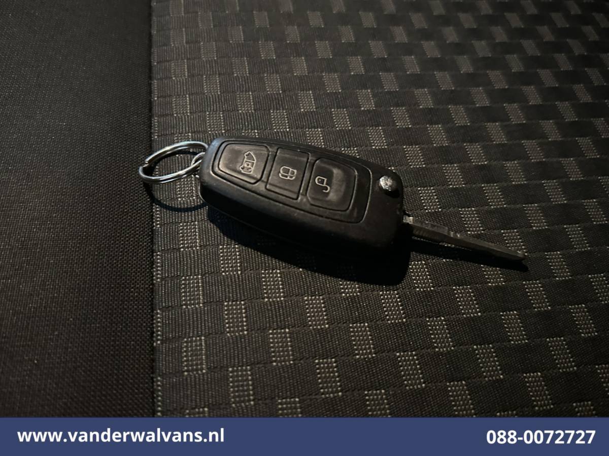 Ford Transit Ford Transit 2.0 TDCI 160pk Bakwagen Laadklep Euro6 Airco | 1040kg laadvermogen | Cruisecontrol | Verwarmde voorruit Bijrijdersbank