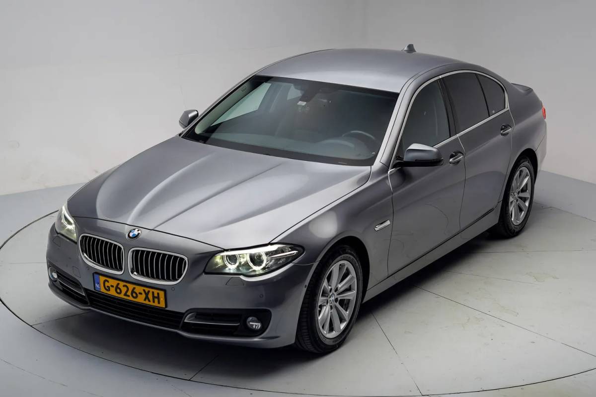 BMW 5 Serie BMW 5-serie 520i Luxury Edition Aut. [ Harman/Kardon Memory Camera Leder ]