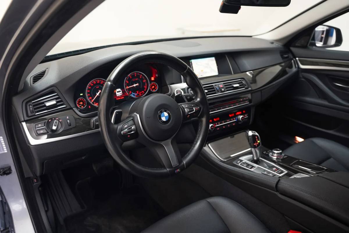 BMW 5 Serie BMW 5-serie 520i Luxury Edition Aut. [ Harman/Kardon Memory Camera Leder ]