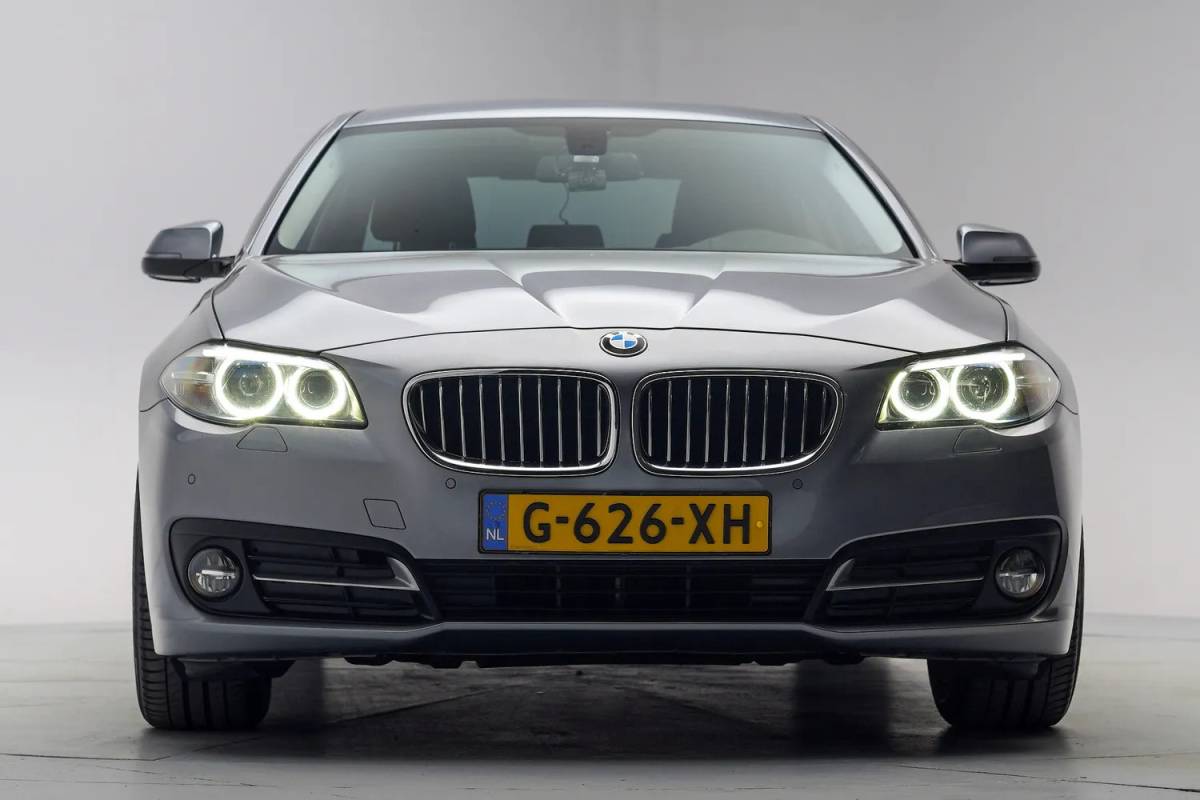 BMW 5 Serie BMW 5-serie 520i Luxury Edition Aut. [ Harman/Kardon Memory Camera Leder ]