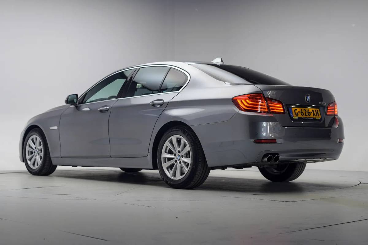 BMW 5 Serie BMW 5-serie 520i Luxury Edition Aut. [ Harman/Kardon Memory Camera Leder ]