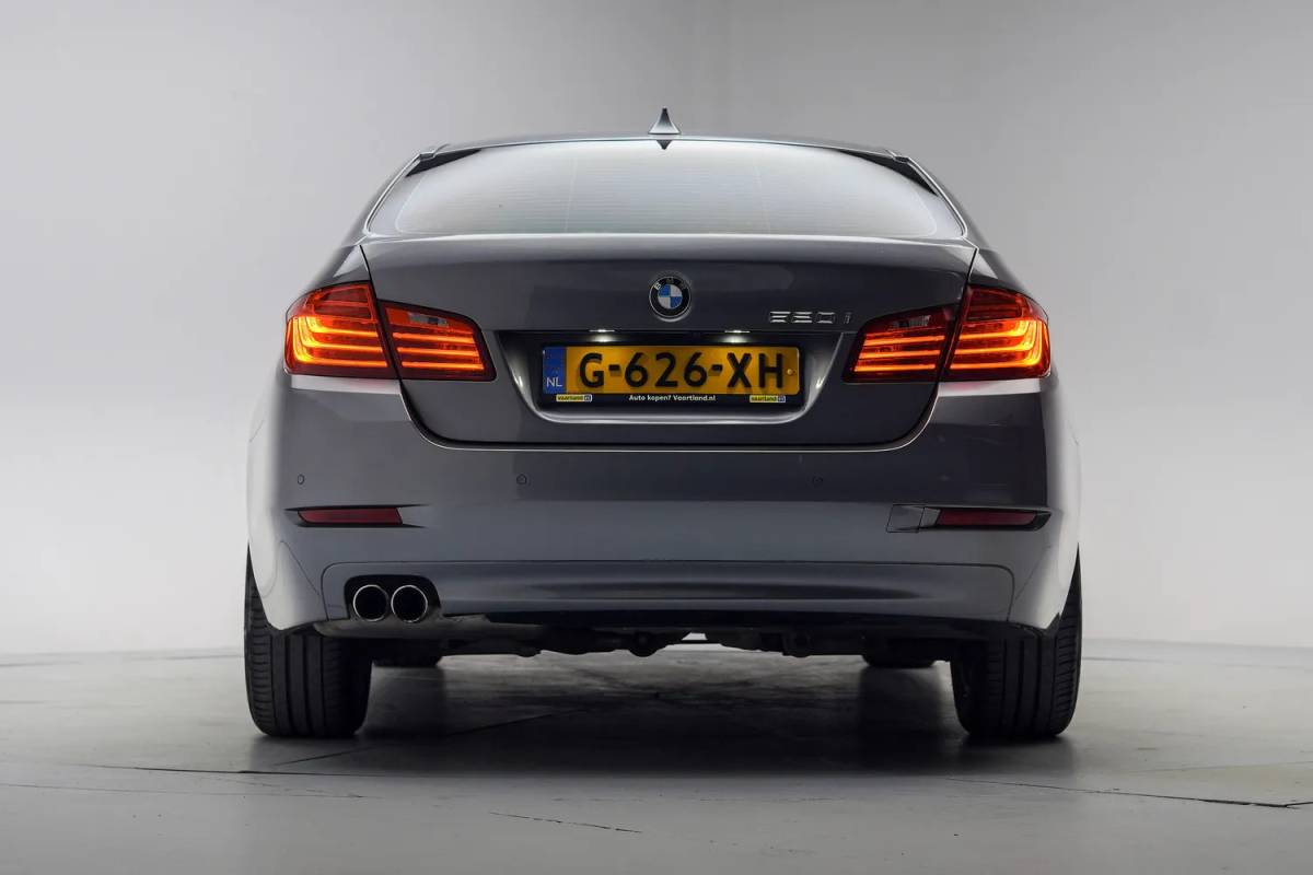 BMW 5 Serie BMW 5-serie 520i Luxury Edition Aut. [ Harman/Kardon Memory Camera Leder ]