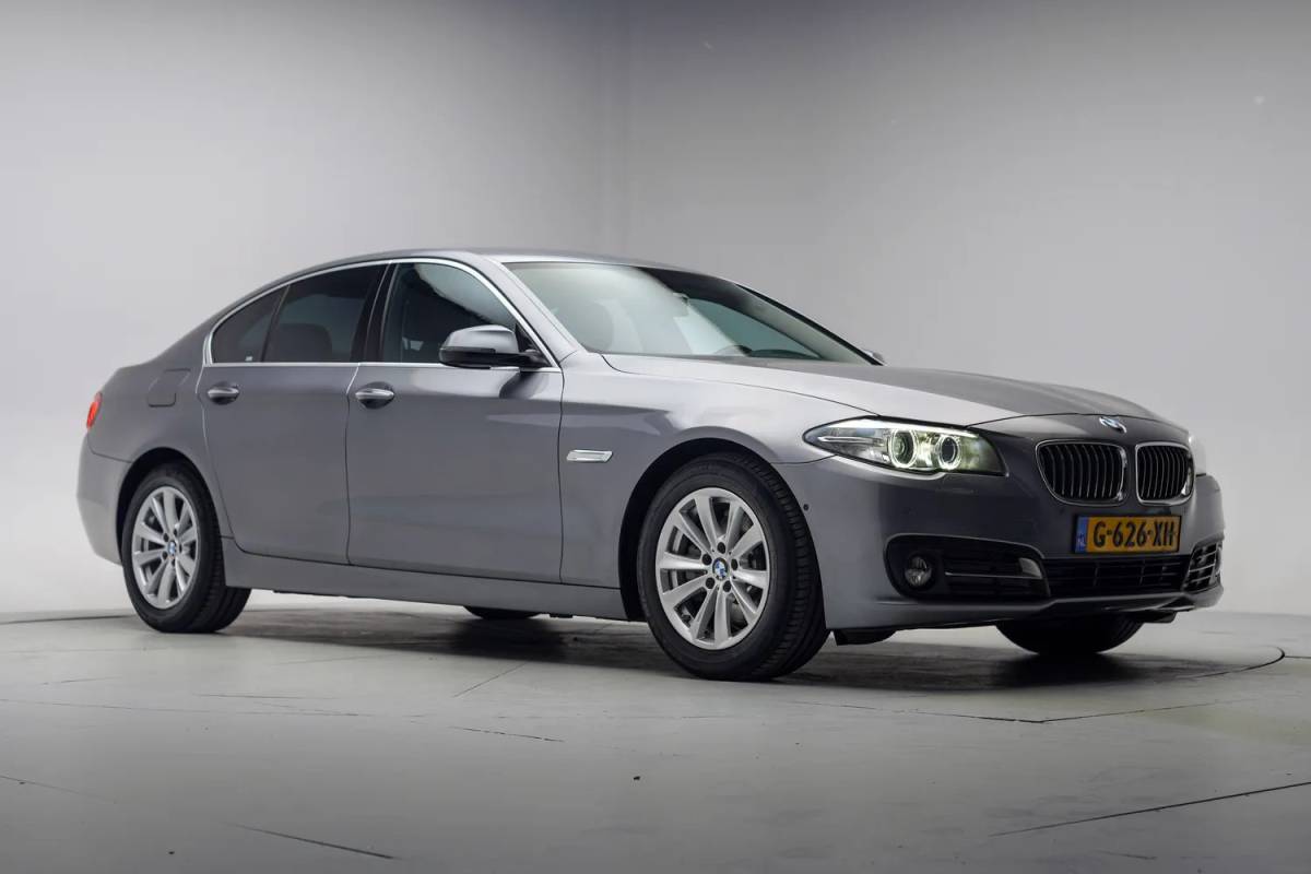 BMW 5 Serie BMW 5-serie 520i Luxury Edition Aut. [ Harman/Kardon Memory Camera Leder ]