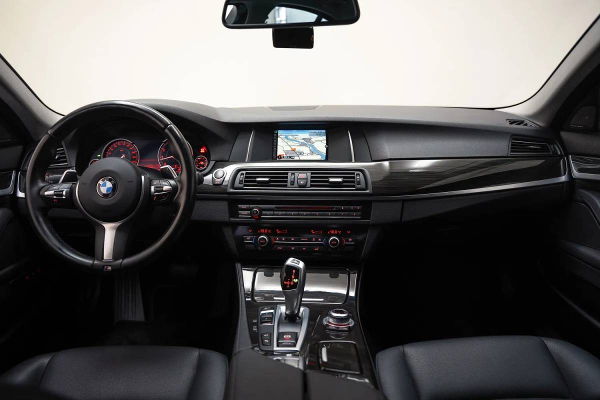 BMW 5 Serie BMW 5-serie 520i Luxury Edition Aut. [ Harman/Kardon Memory Camera Leder ]
